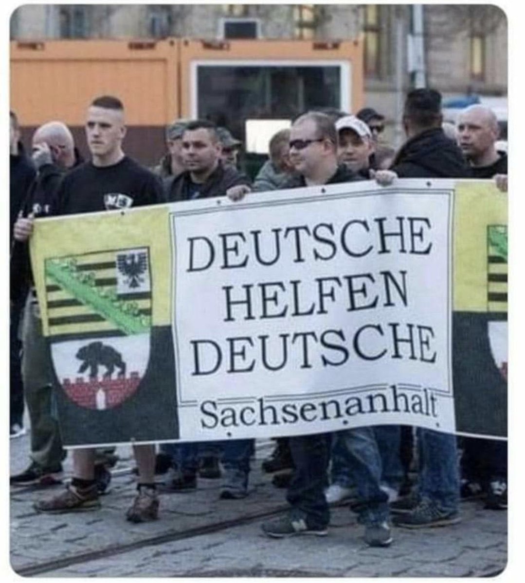 Regendelfin's tweet image. AUSSER BEI DEN DATIV!