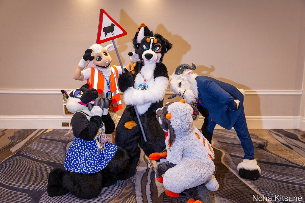 Reskell492's tweet photo. Itโs #FursuitFriday - That means itโs time for the sheepy squad to be herded! Shoutout to @WednesdayWeird1 for getting us Baa-Baaโs together for a ๐ธ by
@Noha_Kitsune - Featuring:
@ClipsRambrissot @dinomerry @Sheepiness320 From the https://t.co/yuHTEjbZL3 meet @ #ConFuzzled2023 https://t.co/wG0M0fWCFD