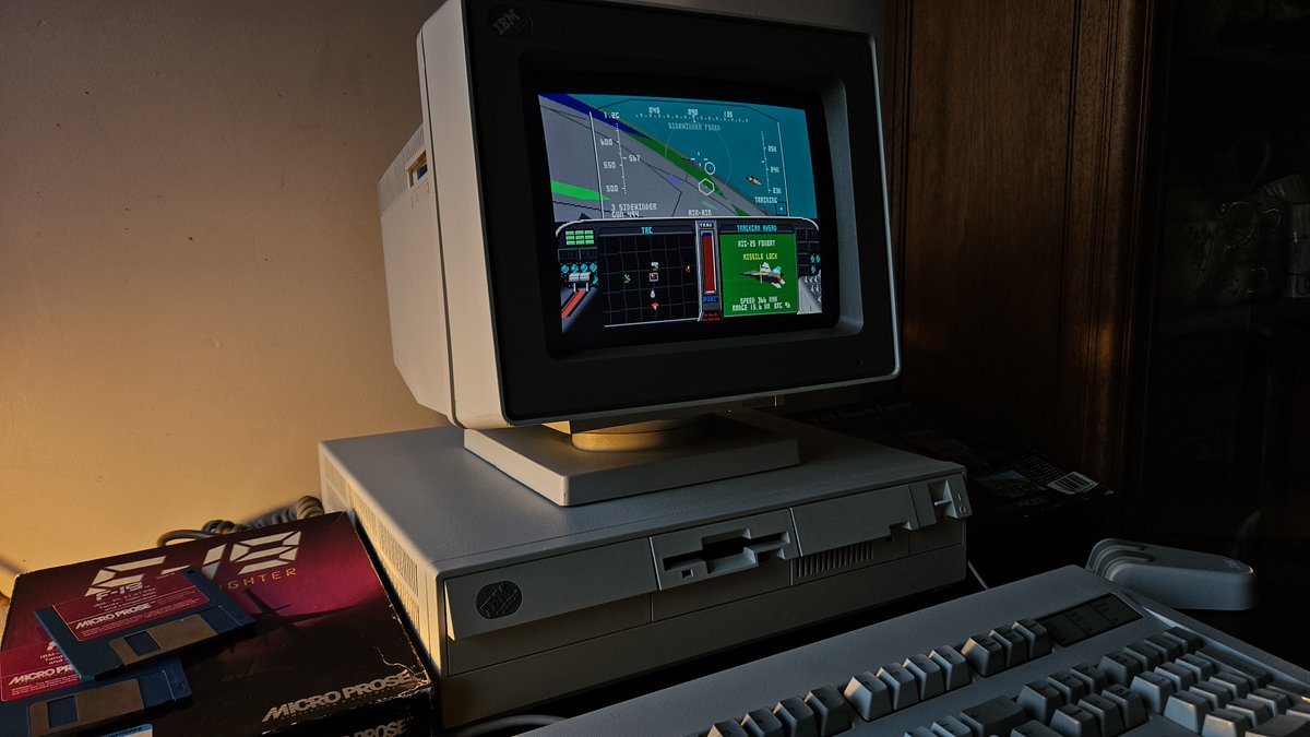 Playing F-19 Stealth Fighter on my recapped, restored and neat as new IBM PS/2 Model 30 #retrocomputing #retrogaming just like back in the day!