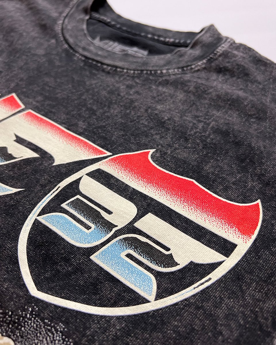 whoisbriantho's tweet photo. WHOIS32 🏜️ OUT NOW
———————————
https://t.co/dDhvILsXFv
———————————
This is easily the most premium piece of merchandise I’ve ever produced. In love with result, and especially the weight and feel of the shirt. 

Some details:
- Limited Production
- First @Mile32dubs Merch
- 100% USA sourced materials
- Hand-stitched, cut and sewn in Los Angeles
- 6.5oz Heavyweight Crafted Blank
- Carbon Black Mineral Washed Color

MILE32 🤝 WHOISBRIAN

Get this while you can 🌵