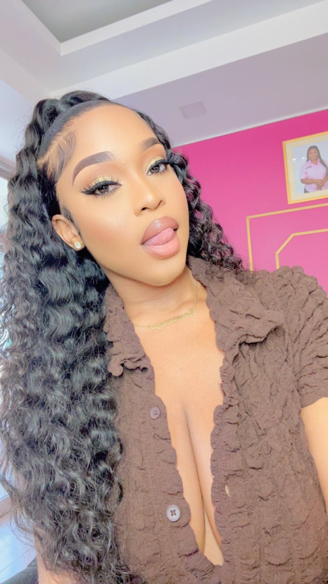 𝙏𝙝𝙚 𝙋𝙧𝙚𝙩𝙩𝙞𝙚𝙨𝙩 𝙁𝙧𝙚𝙖𝙠 👅😋💕