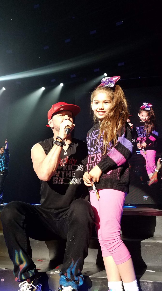 MplsJessica's tweet photo. @NKOTB @ParisVisone @joeymcintyre @JonathanRKnight This baby blockhead loves her DDub!!🩷💜 @DonnieWahlberg https://t.co/LqXtH8hvf5