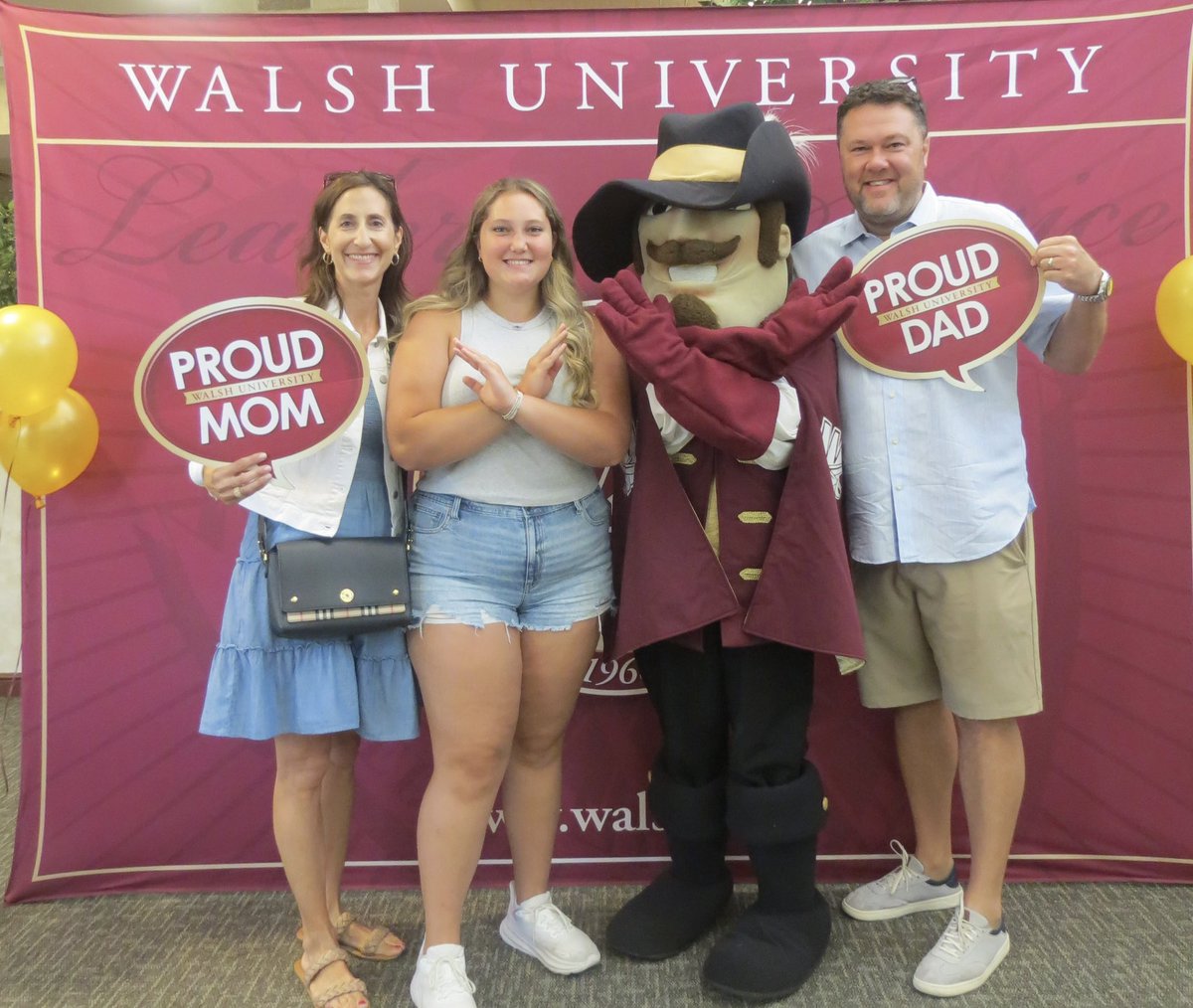 WalshUniversity's tweet photo. Swords Up to our new students! It was great having you on campus today for Summer Orientation. The school year is almost here! https://t.co/BuX5vm3SEl