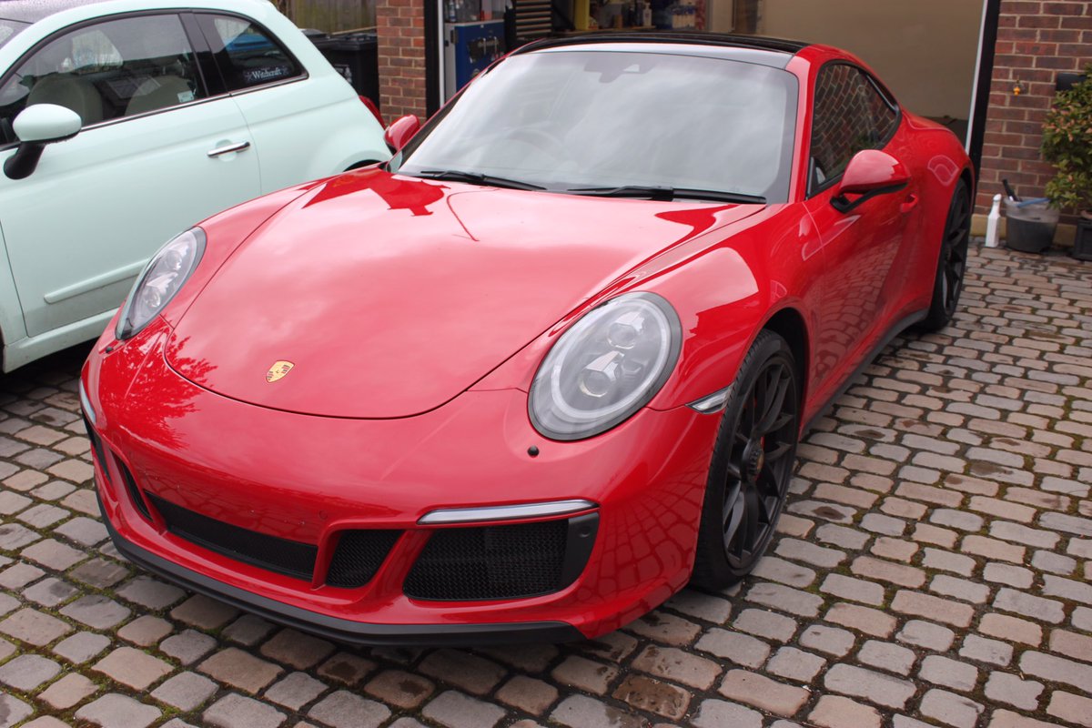 Divinedetail tweet media