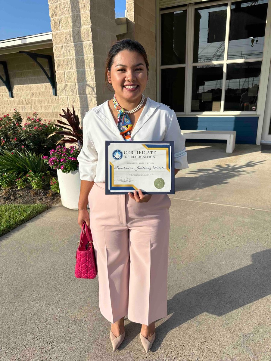 thprsrv's tweet photo. Huge thanks to the City of #Kemah for this honor and recognition 🙏🙏🏽🙏🏼 to Mayor Robin Collins &amp; Isaac Saldaña. #Resy link at https://t.co/I3PIL3n6gE 
.
#IndigenousIngredients #ThaiFood #Choctaw #TravelingChefSkinner #Eculent #ChefG #StreetToKitchen https://t.co/mD88WdkmPs
