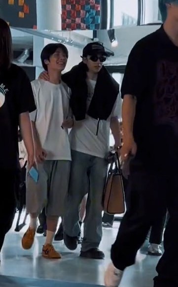 ssomi_SKZlove's tweet image. 서공예즈 머야 😳