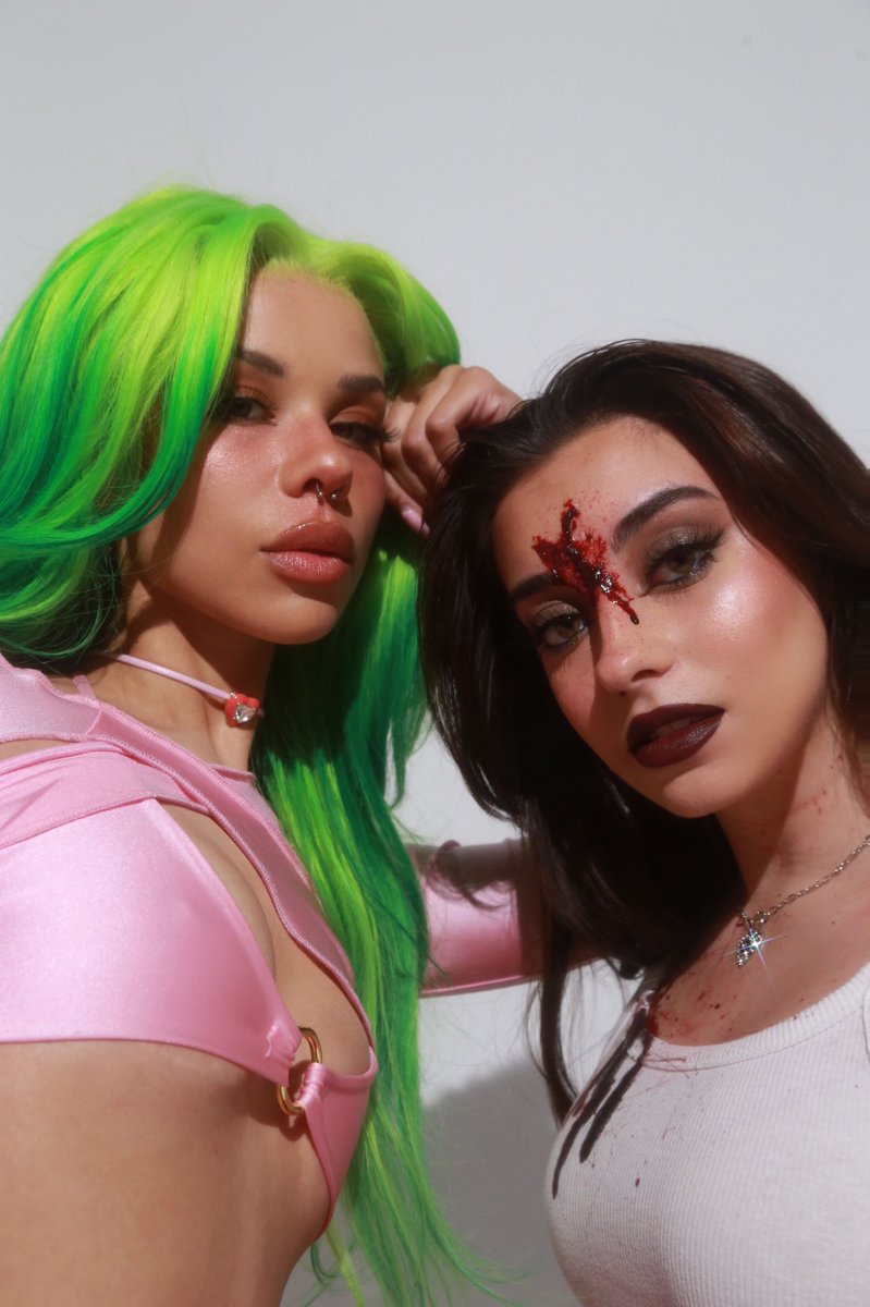 Pretty Bizarre Productions tweet media