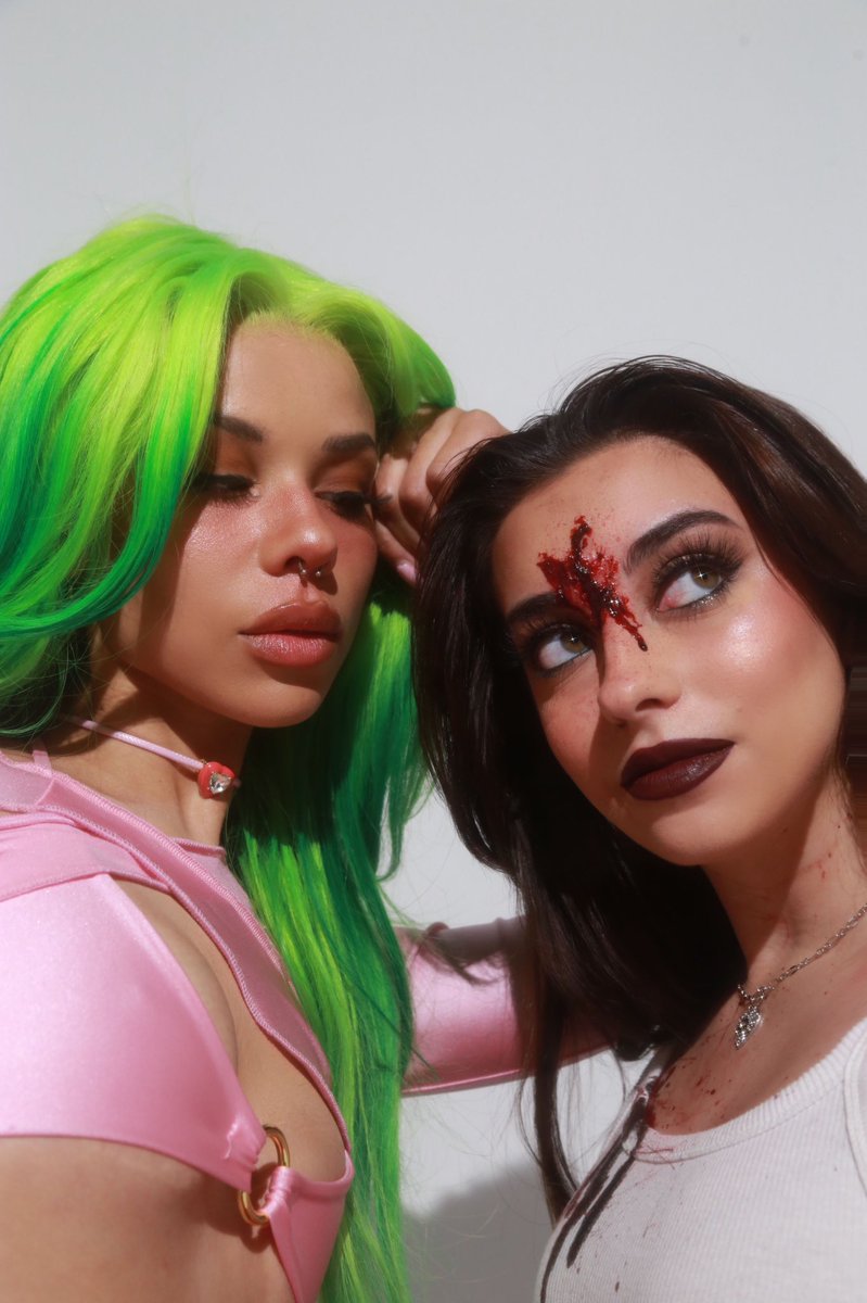 Pretty Bizarre Productions tweet media