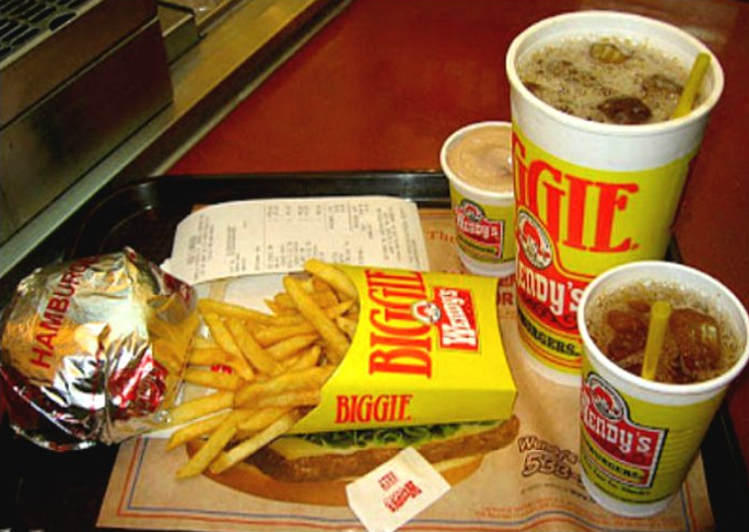 NostalgiaFolder's tweet image. going to Wendy's in the 2000s