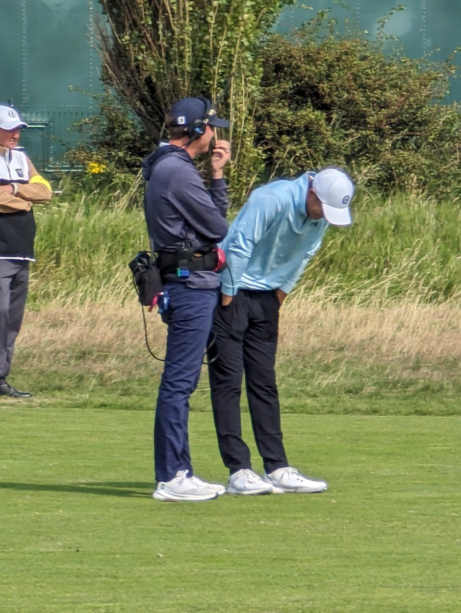 jjeltema's tweet photo. @SmylieKaufman10 Right there with you today! You almost threw Jordan off with whatever this story was. Got up and down though #sb2k16 https://t.co/xrKkXXqEsR