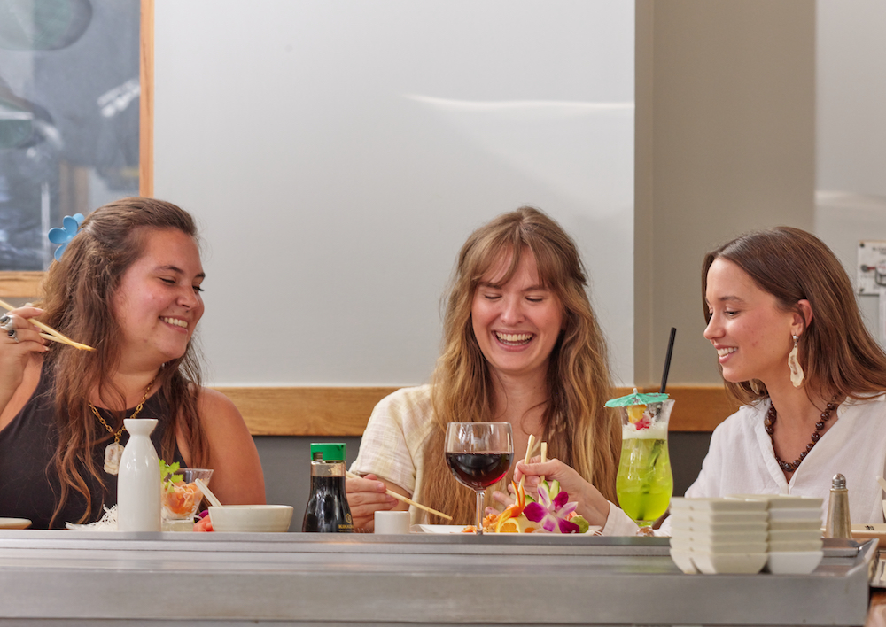 It's Friday! Grab your girlfriends and make it a hibachi night dinner 🔥