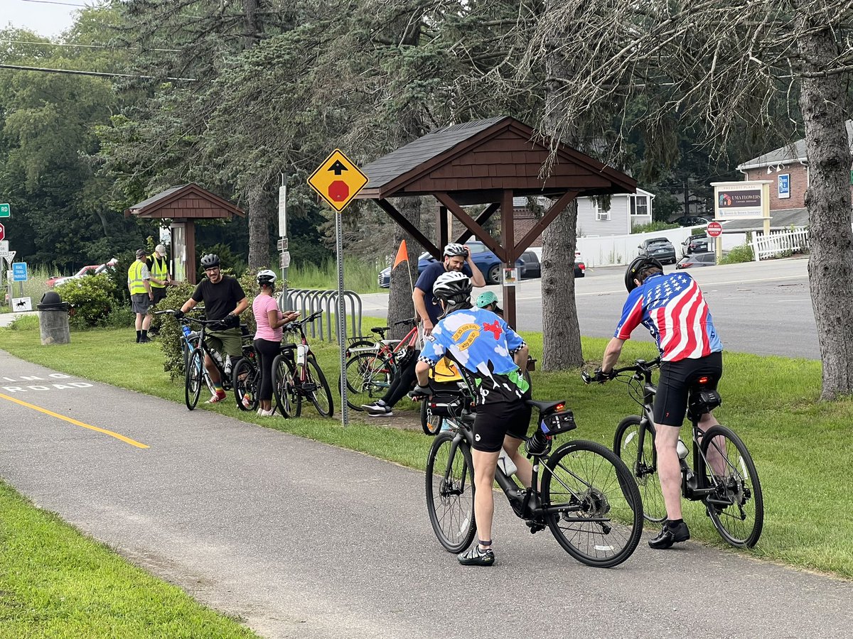 JamieEldridgeMA's tweet photo. The Nashua River Rail Trail 😀#maleg delegation, #Groton & #Pepperell muni officials & #railtrail enthusiasts were overjoyed to welcome @MassDCR Commissioner Brian Arrigo to Pepperell to walk the trail & thank @MassGovernor for approving $650k to re-pave 2-decade old rail trail! https://t.co/RVBFra38ki