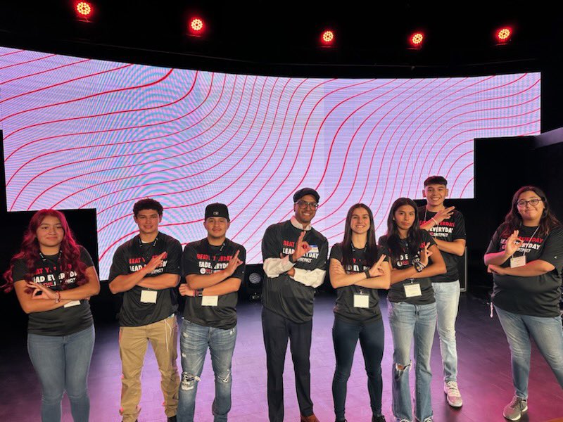 Best table out here at the LEAD conference Table FIVE 👌#BeatYesterdayLeadEveryday