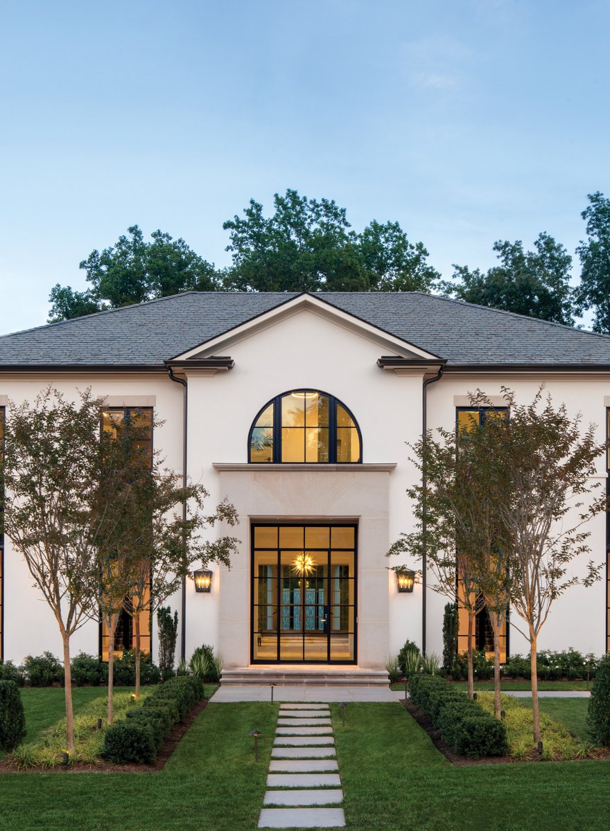 A strong central entry axis provides classical order and symmetry to a modern-day Palladian villa.

ARCHITECTURE: Harrison Design

PHOTOGRAPHY: Ron Blunt

#handdportfolio #top100architects #residentialarchitecture #architecture #luxehomes