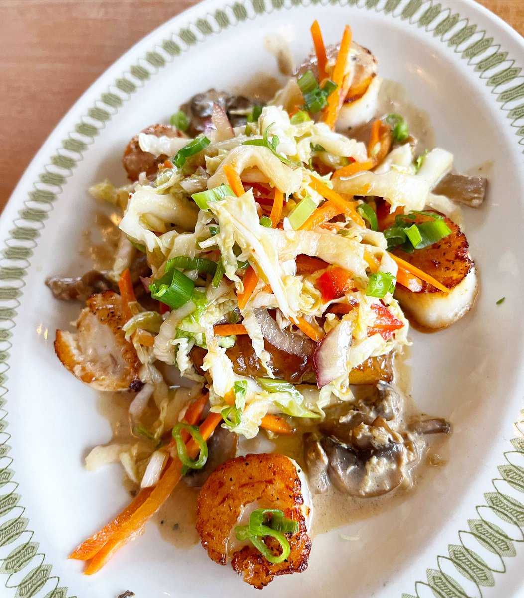 Armview's tweet image. This weekends Evening Feature is Seared Scallops with Bacon, Braised Pork Belly with a Mushroom Ginger Emulsion &amp;amp; Asian Slaw! 🍽️😍