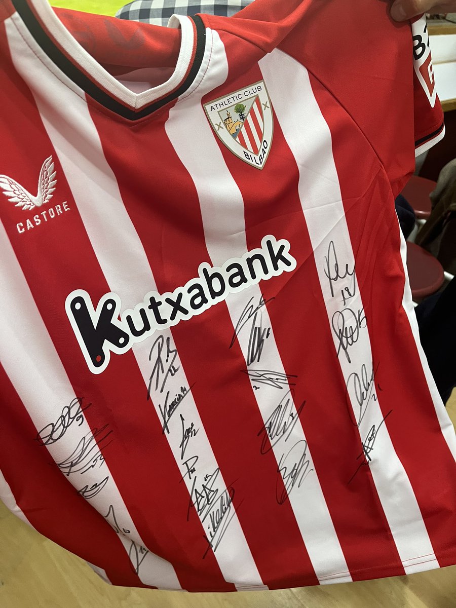 ¡Fueron días muy vascos ⚽️!

Un gusto conversar con Borja González, Director de Negocios e Innovación del <a href="/AthleticClub/">Athletic Club</a> 🦁.

Buscamos seguir afianzando lazos para seguir impulsando el profesionalismo del deporte 💯.

Gracias amigo <a href="/ij_israel/">israel gallegos</a> por todo el apoyo 🙌🏻.