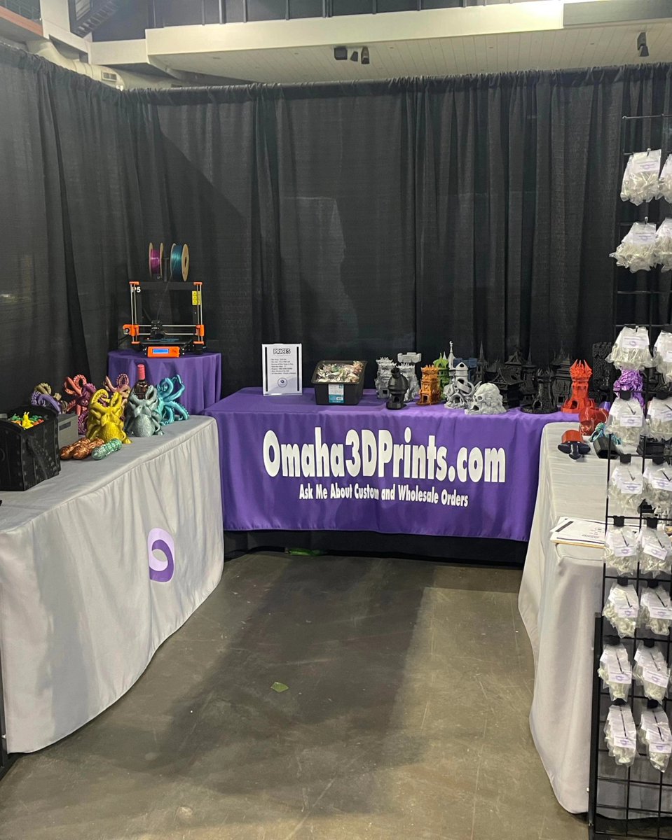 I have the Alicorn dice tower from @FatesEndGames going on my @Prusa3D MK3S+ in @Polymaker_3D Starlight Neptune here at @OmahaComicCon! Come check us out this weekend!