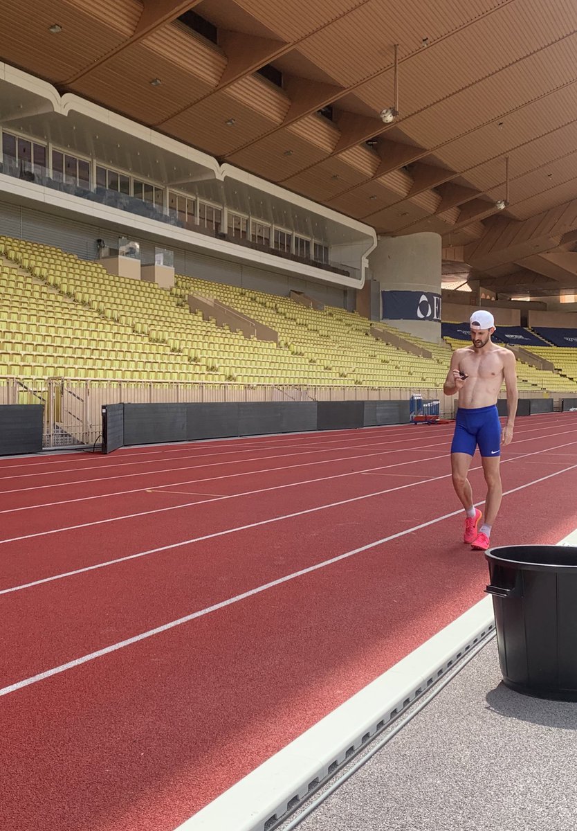 Hemos pasado de un edema en la inserción del isquiotibial derecho y un tendón de aquiles izquierdo que no me dejaban caminar post meeting Niza, a casi 0 dolor y muy buenas sensaciones en carrera.
#focused 🔥