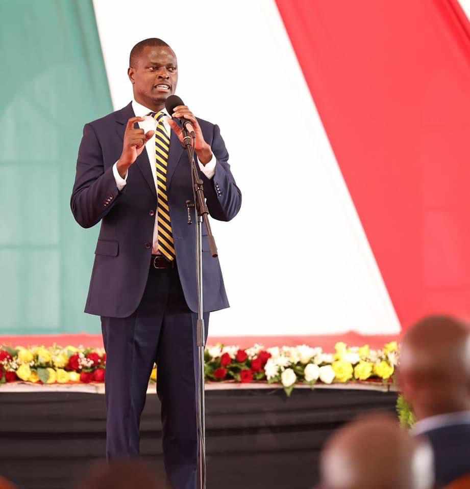 CharlyDanny91's tweet photo. The Current President of Kenya @WilliamsRuto and the 6th President of Republic of Kenya @NdindiNyoro in Murang'a County today. 

#brookside #mwanaisha chidzuga #NN2theFuture https://t.co/vI08xfhM1U