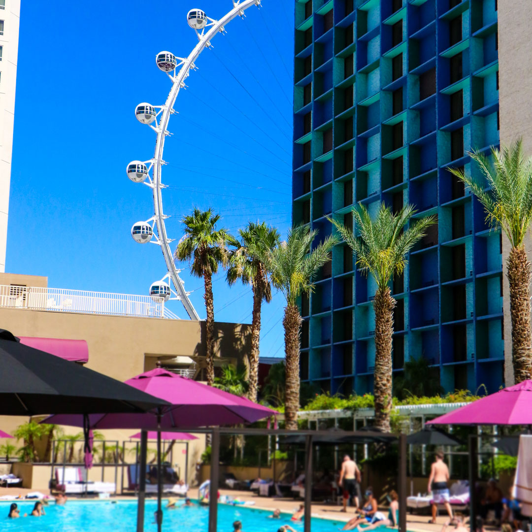 Time for that #CaesarsSummer fun! Who's meeting us poolside soon? 🎡