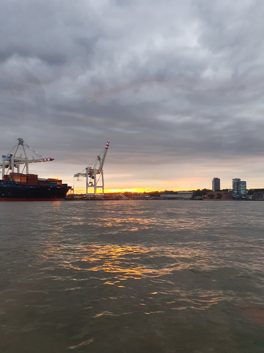 Nach Regen 🌧 kommt Sonnenschein ☀️ ....
#Hamburg