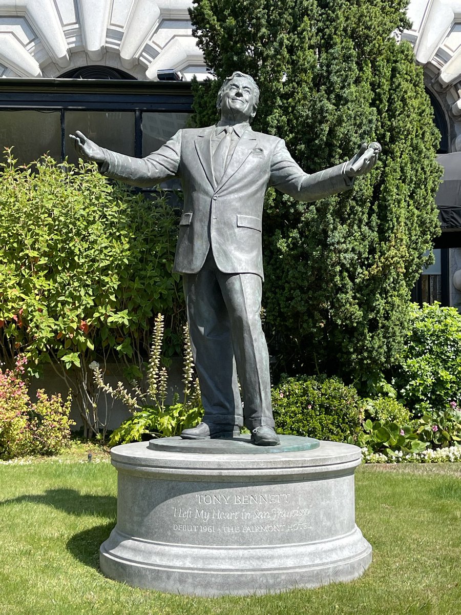 HiJindy's tweet photo. I had the pleasure of seeing Tony Bennett perform live twice in my lifetime. Both times he left me in tears, and that’s happening again today. He will forever be an honorary San Franciscan &amp; a very special Giant. 🧡 https://t.co/Q4u98F1UUq