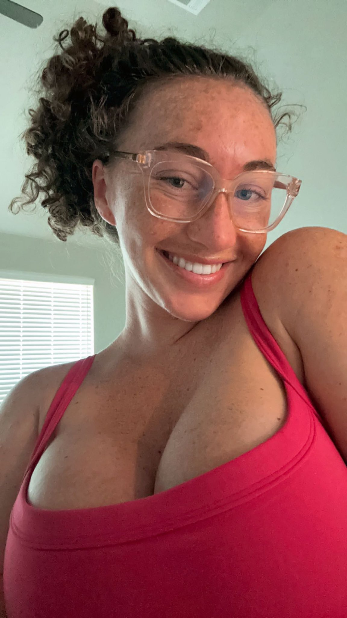 Karlye Taylor on Twitter: "Happy Friday 🩷 #linkinbio https://t.co