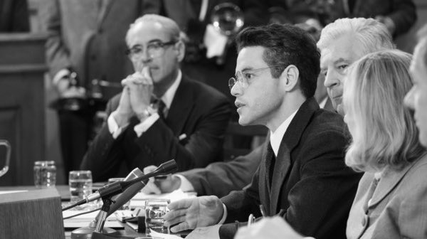 tontolapikoa's tweet photo. Yo en el cine después de 2h y media de peli para ver como rami malek devoro en los últimos 30min de #Oppenheimer https://t.co/txZ194RHmS