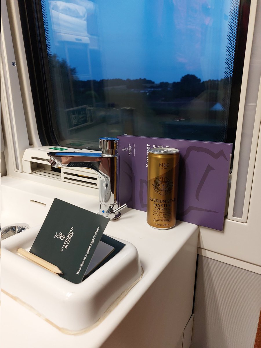 CharlotteF_19's tweet photo. We made it! Now travelling north towards Fort William @CalSleeper @mcdermottkc_ #schoolsoutforsummer #trainadventure https://t.co/6P0kMn7POo