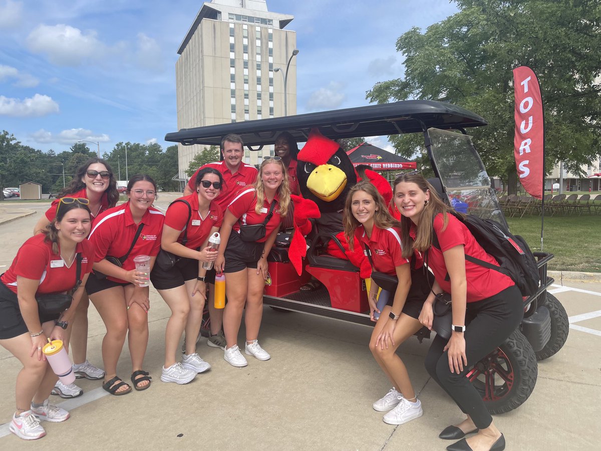 Today was a beautiful day at <a href="/IllinoisStateU/">Illinois State</a> for our July Open House! Thanks <a href="/ReggieRedbird/">Reggie Redbird</a> for stopping to take a picture with us. 📸