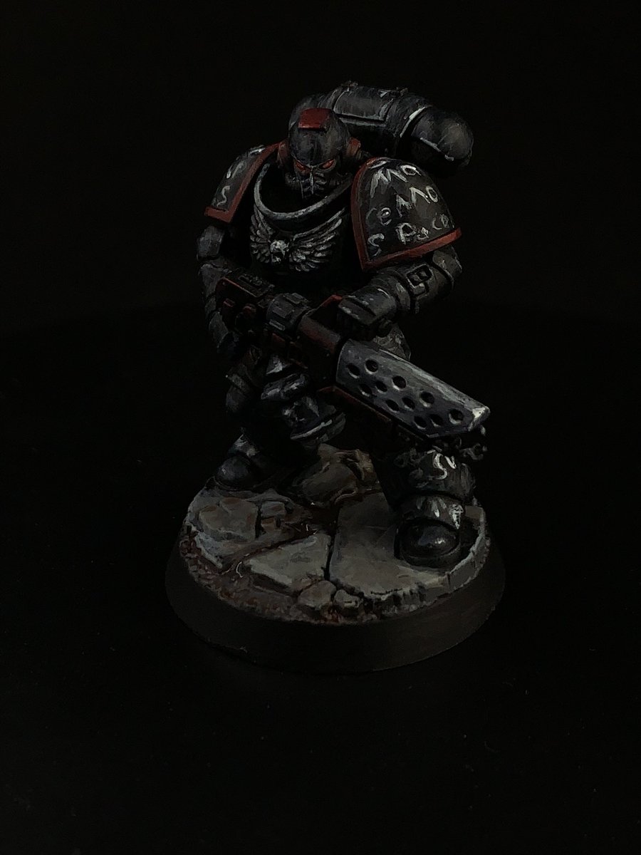 BionicSoup's tweet image. Spent 2-3 hours or so on a quick paint job for my mini of the month last night. Turned out pretty supreme, if I do say so myself. (Freehand text is hard) #WarhammerCommunity #warhammer40k #warhammer #spacemarines