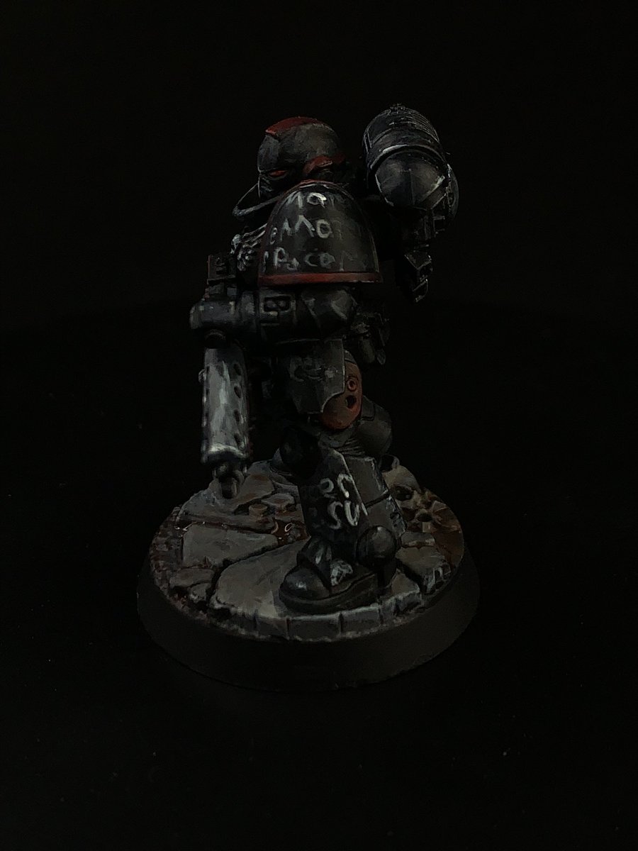 BionicSoup's tweet image. Spent 2-3 hours or so on a quick paint job for my mini of the month last night. Turned out pretty supreme, if I do say so myself. (Freehand text is hard) #WarhammerCommunity #warhammer40k #warhammer #spacemarines