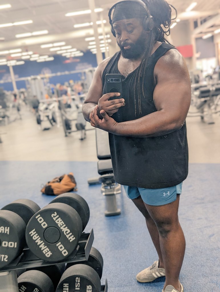 doughnutdad1's tweet photo. Here are several photos of me being slutty for social media https://t.co/s8uTOCT0pP