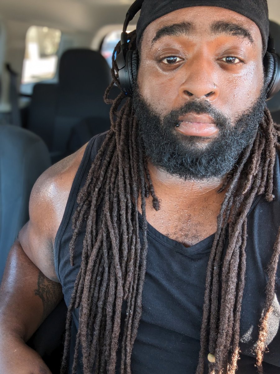 doughnutdad1's tweet photo. Here are several photos of me being slutty for social media https://t.co/s8uTOCT0pP