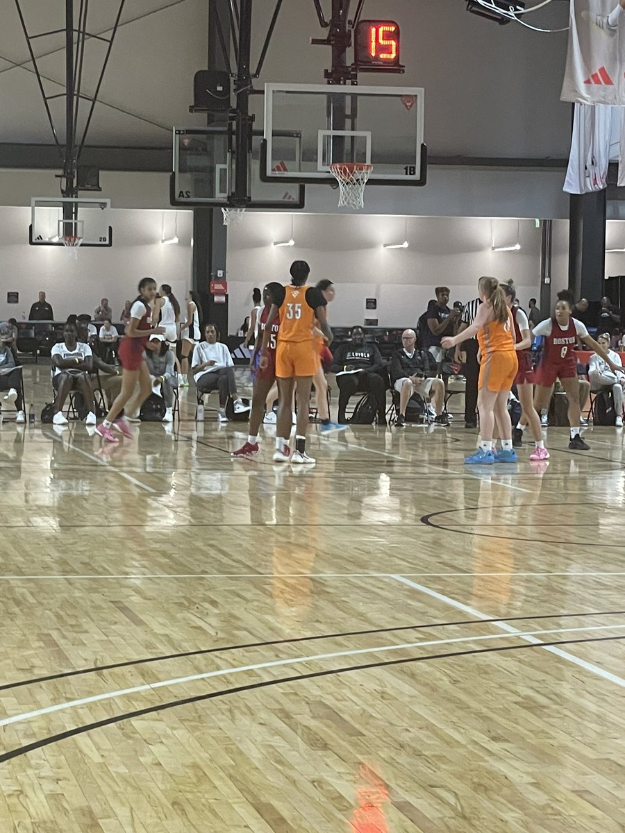 a1hoopsreport's tweet photo. 17U Elevate Elite vs Mass Rivals #a1certified https://t.co/EjlKlJdOES