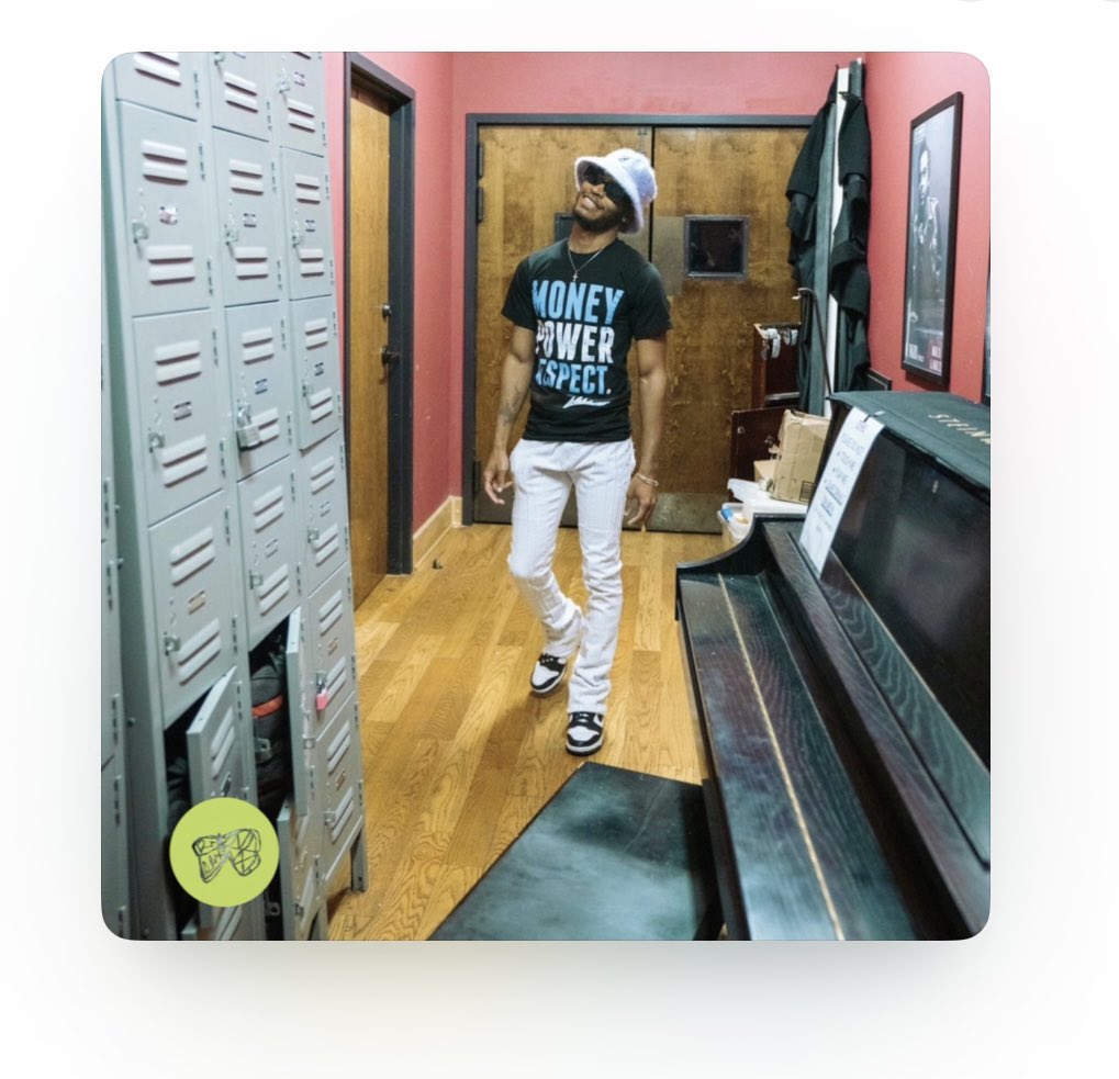 Today’s songs of the day is from an artist in his 🧳 make sure you pay attention and watch close! 👀

Artist: <a href="/2livebre/">2’Live Bre</a>

On the song "MAKING MORE”

Make sure y’all go follow!
Make sure you go add it to your playlist! 
Make sure you check out!