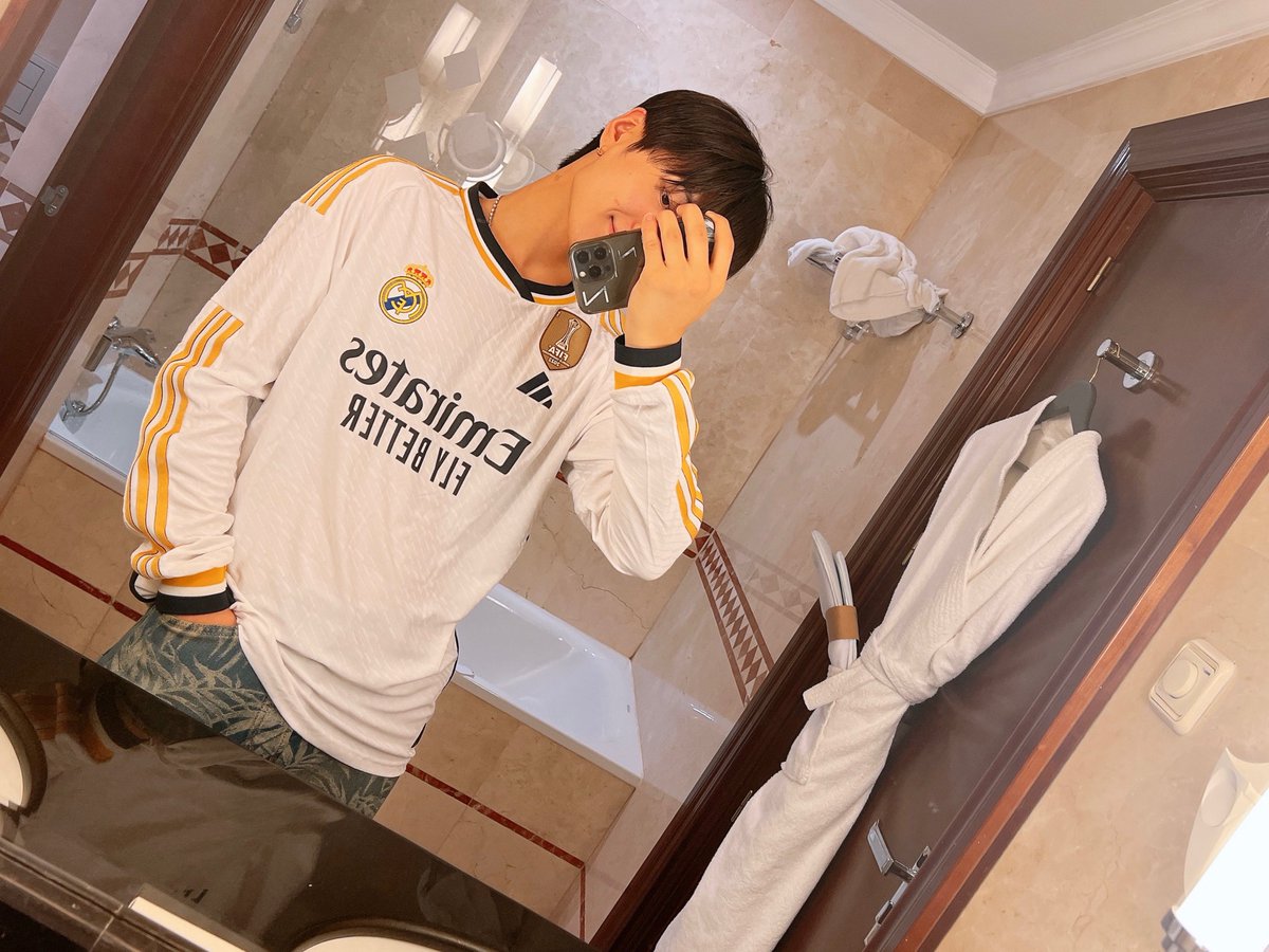 enhaupdates's tweet image. [ #제이’s Post ] 230722

#JAY: Wish fulfilled..🥹 🥰 🇪🇸 pt.2 (Madrid ver.) 

@ENHYPEN_members @ENHYPEN #ENHYPEN #엔하이픈