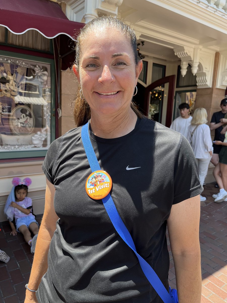 BrittCerv14's tweet photo. Guys.. @UKCoachLawson was giving me a hard time for flying her out too early for a tournament. She seems very upset https://t.co/zYUtiZL3Br