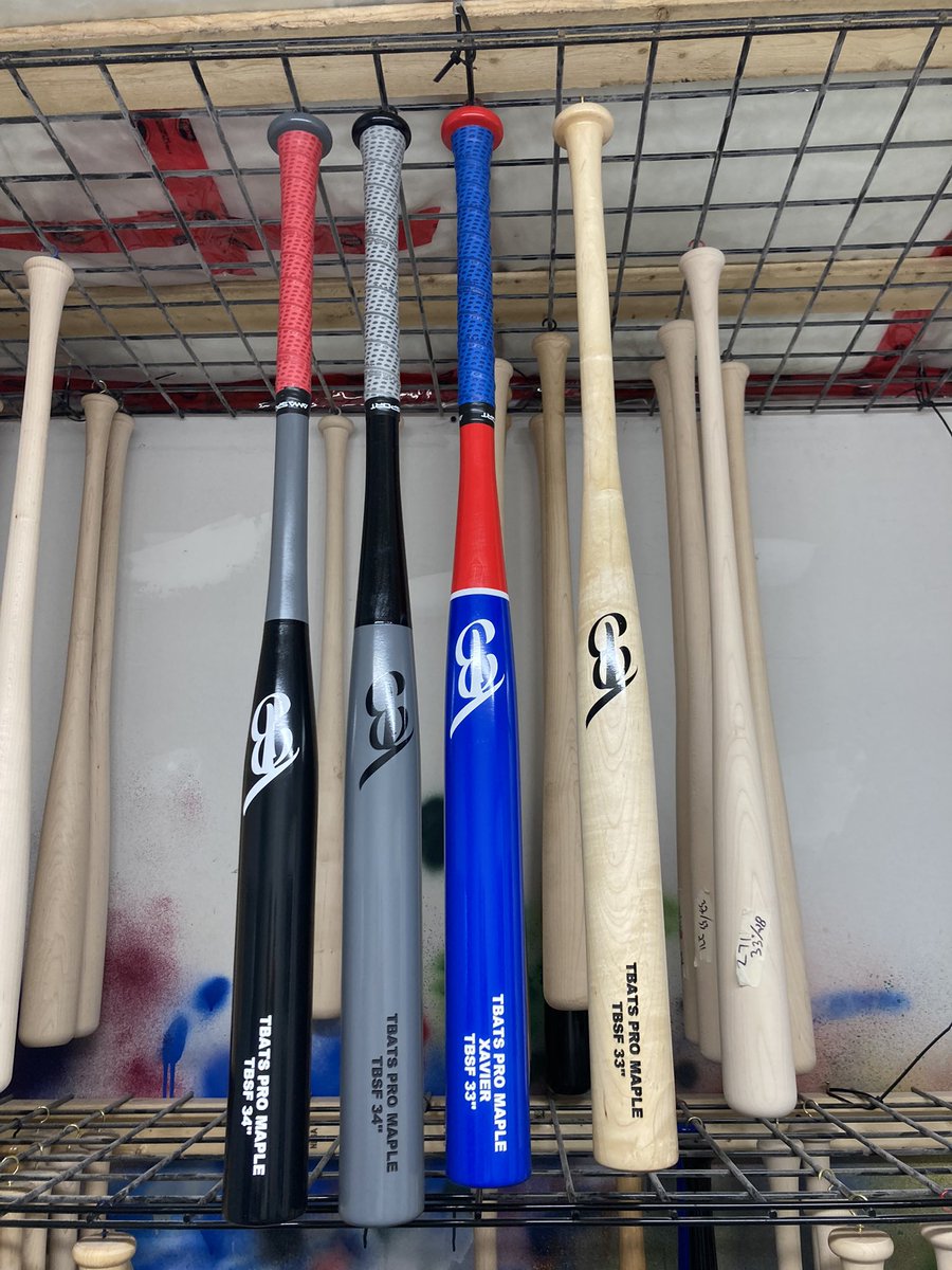 TBats_'s tweet photo. Maple SOFTBALL bats!!! Yes please. Softball leagues are slowly making their way back to playing the game with wood bats. Hit it on the sweet spot and watch the ball go! 
These are going out to a ligue in Ste Madeleine, Quebec Canada. 
#softball #woodbats #woodsoftballbats https://t.co/qgXhHKW2sY