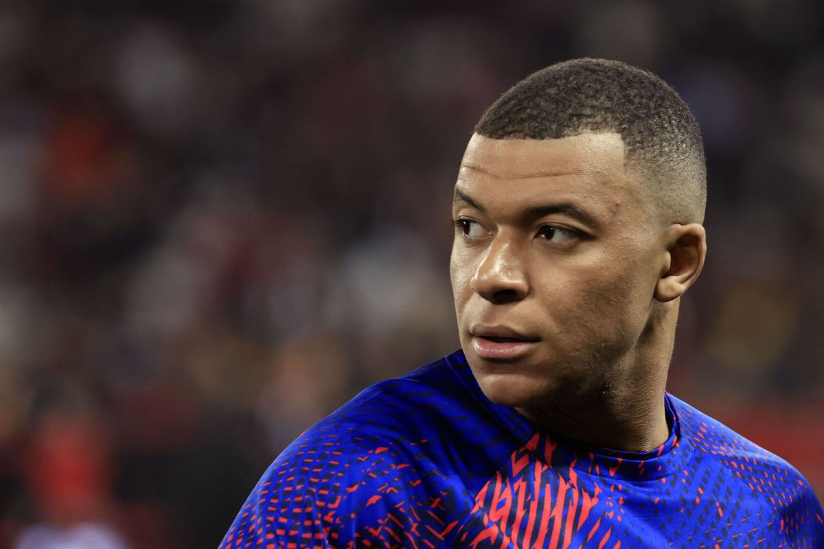 SeputarMadrid's tweet photo. 🚨💣 BREAKING: Kylian Mbappé sekarang TERSEDIA UNTUK DIJUAL. Paris Saint-Germain telah memutuskan untuk tidak memasukkan namanya dalam Tur ke Jepang. ⏳👀 #RumorTransfer ☎️ [📰 @FabrizioRomano] https://t.co/5vrNlaL16e