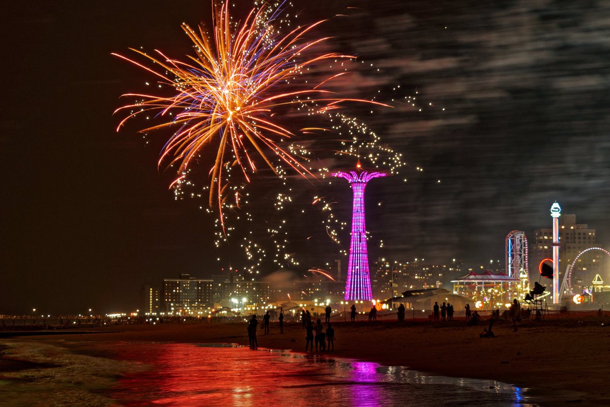 Let's get the weekend started 🎉 Brought to you by the ALLIANCE FOR CONEY ISLAND, head to the boardwalk TONIGHT for your summer favorite, Friday Night Fireworks 💥 Fireworks will be at approximately 9:45 PM 📷 @coneyislandjim