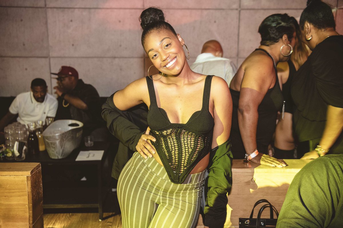jadastokeees's tweet photo. she’s a party girl! 🥳 https://t.co/UcQQVkMawA