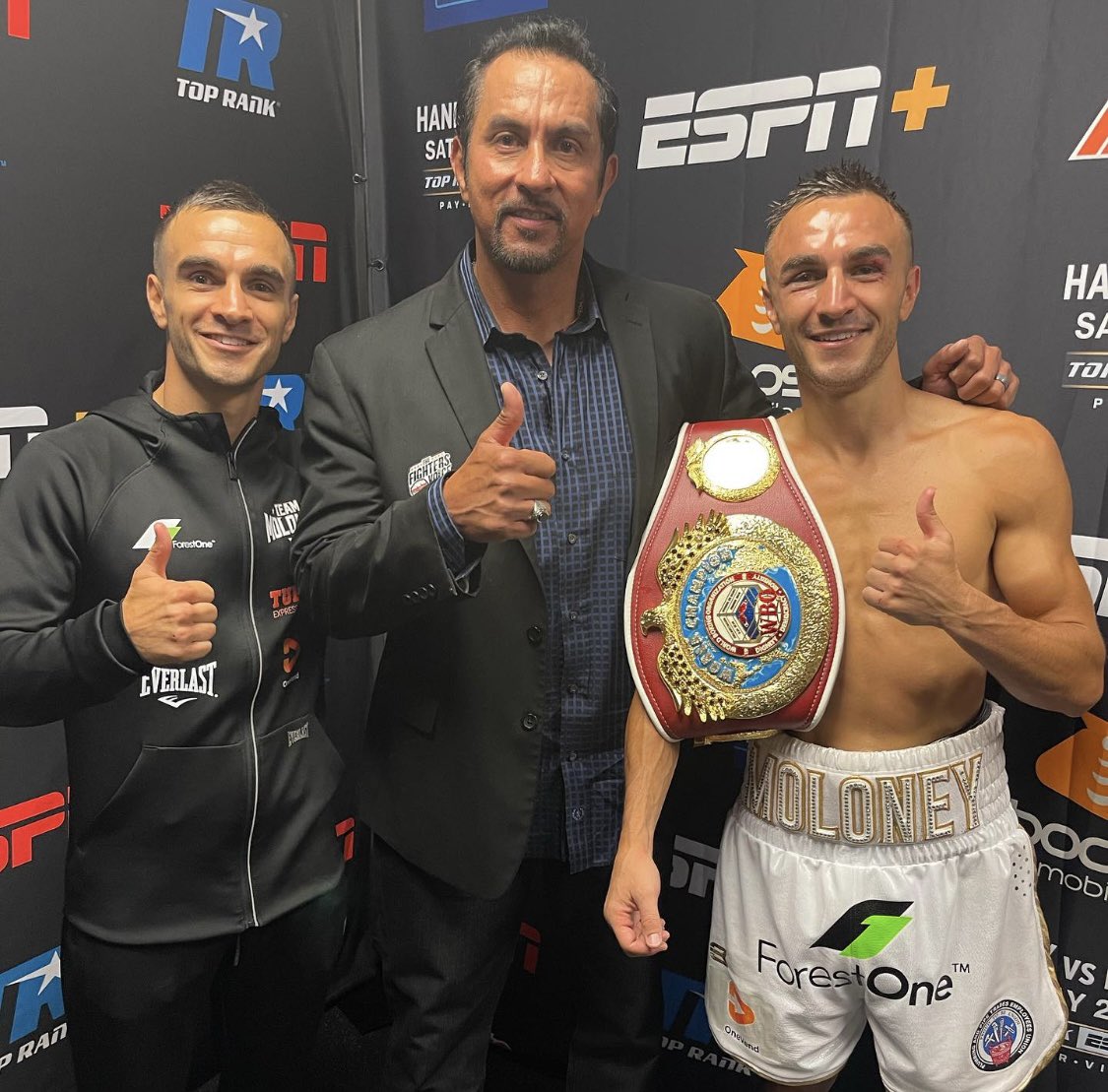 ALWAYS Thumbs Up For RICHIE 👍🏼👍🏼 With The #MoloneyBrothers 🥊 @AndrewMoloney And @WorldBoxingOrg 🌎 Champion 🏆 @JasonMoloney1 #EveryFighterHasAVoice #TheFightersVoice #TheOnlyVoiceThatMatters #TU4R 😇 @TonyTolj @trboxing @espn +