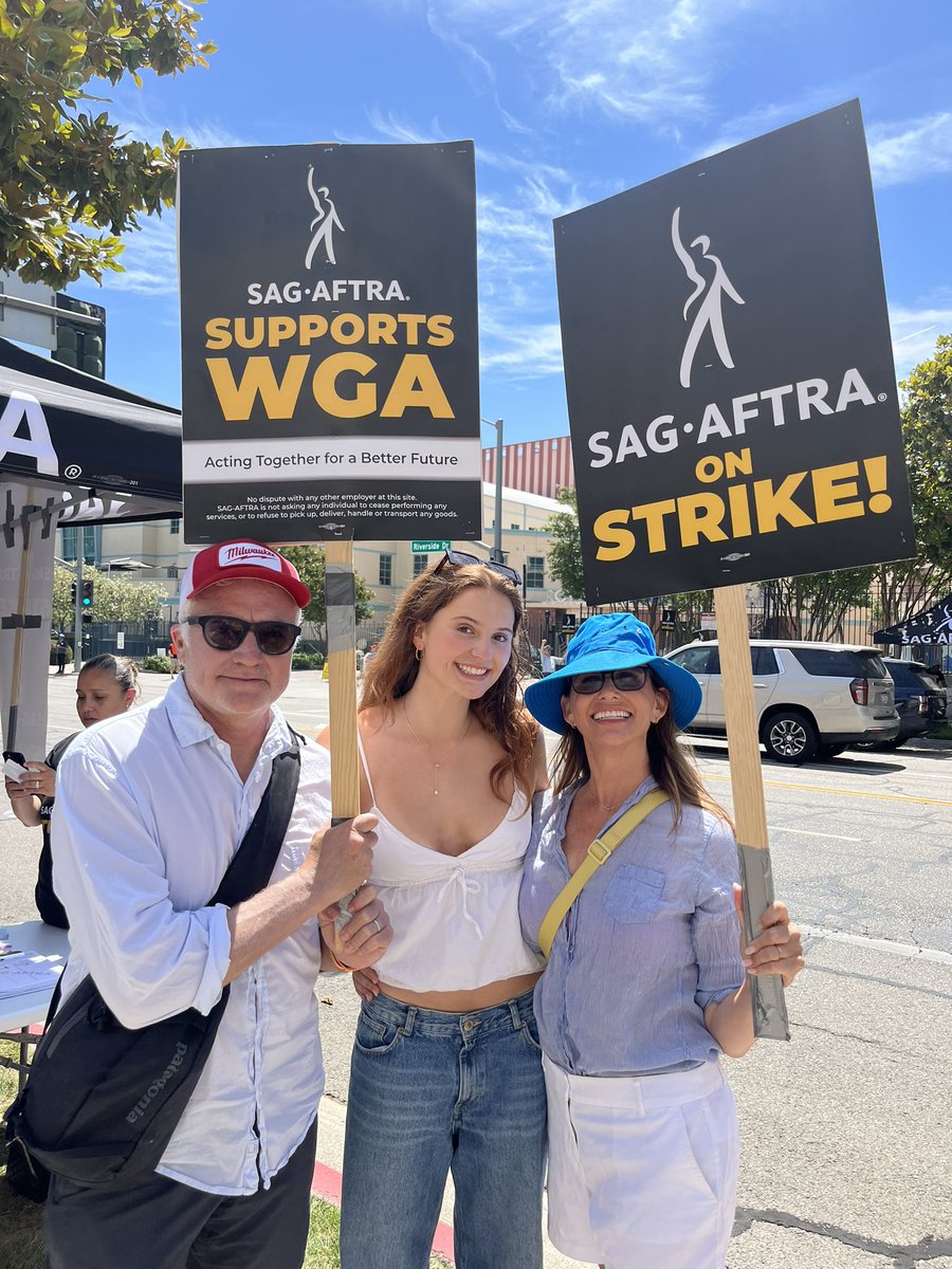 Walking the Disney line today with my daughter Mary Louisa and my dear @AmyLandecker. It was hopping. @amptp has totally underestimated our resolve. Their contempt for the workers who make their obscene wealth possible is clear. They want to break us. They never will. @sagaftra
