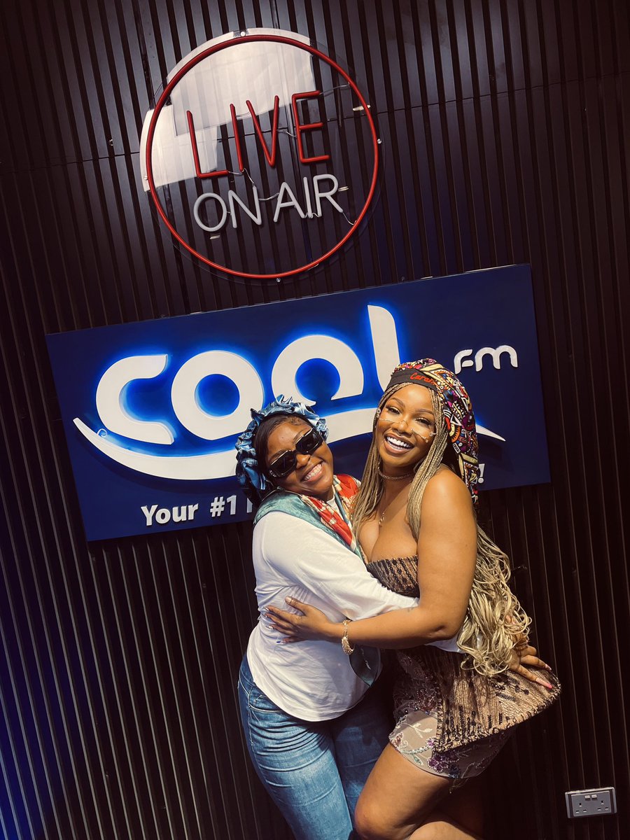 CoolFMNigeria's tweet photo. They came to restrict your airflows with beautyyyyyy 😍😍

We had a lot of fun on The Big Friday Show with your very own hottie with the bonnet @caramel_sugarxx  in the studio with @symply_tacha 

Drop an emoji for your favorite slide

📸: @thatguyfolarin & @madamededeyk

#coolfm969
#thebigfridayshow
#thebigfridayshowxtacha
#tacha
#caramelplugg