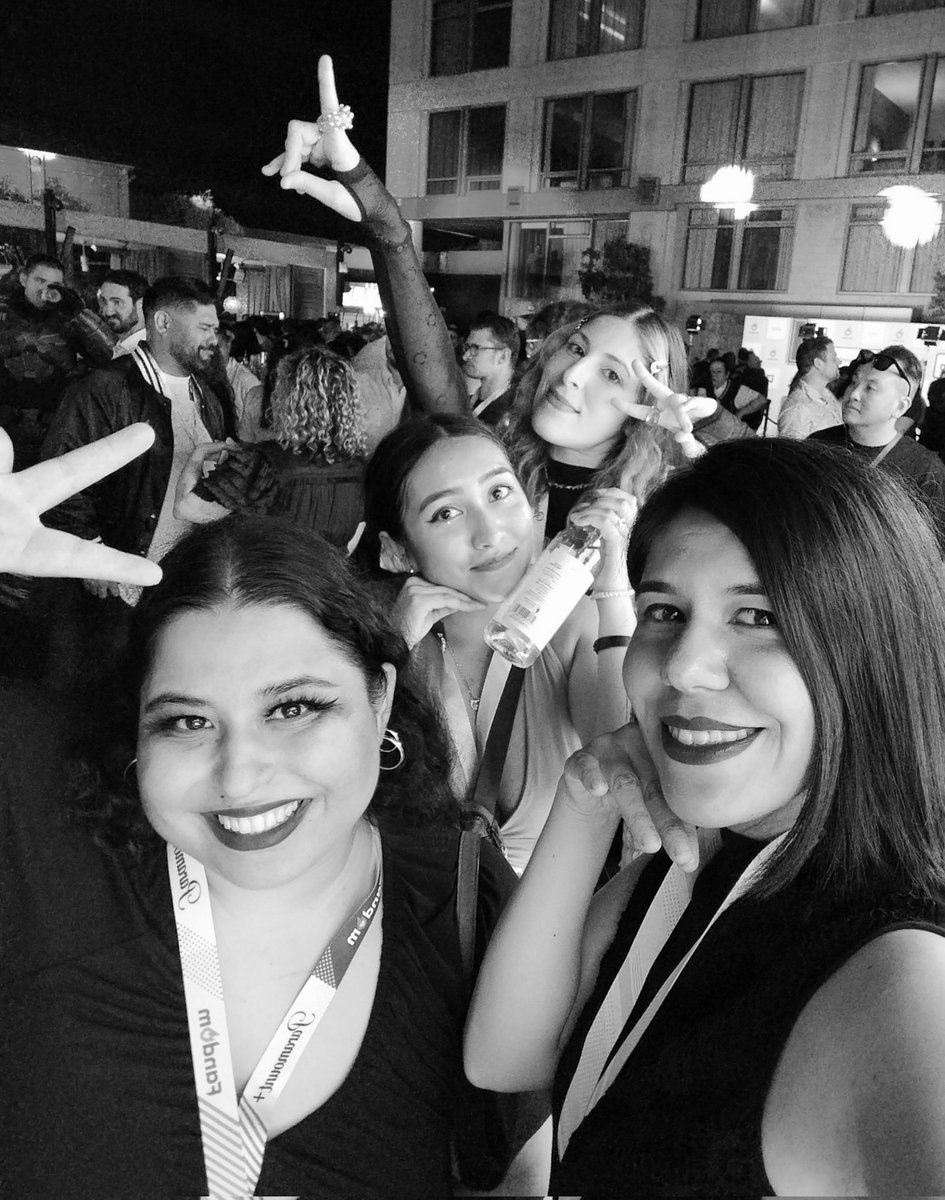 v___sanchez's tweet photo. Oh my, what a night! NCT DOJAEJUNG, you were truly an unforgettable experience. My nctzen heart is so full &amp; beyond content 💚 #FandomParty

@Iv_Morales 
@hoe_doyan 
@sofiaegomez1 
@katxmoon https://t.co/7FoPUsofGr