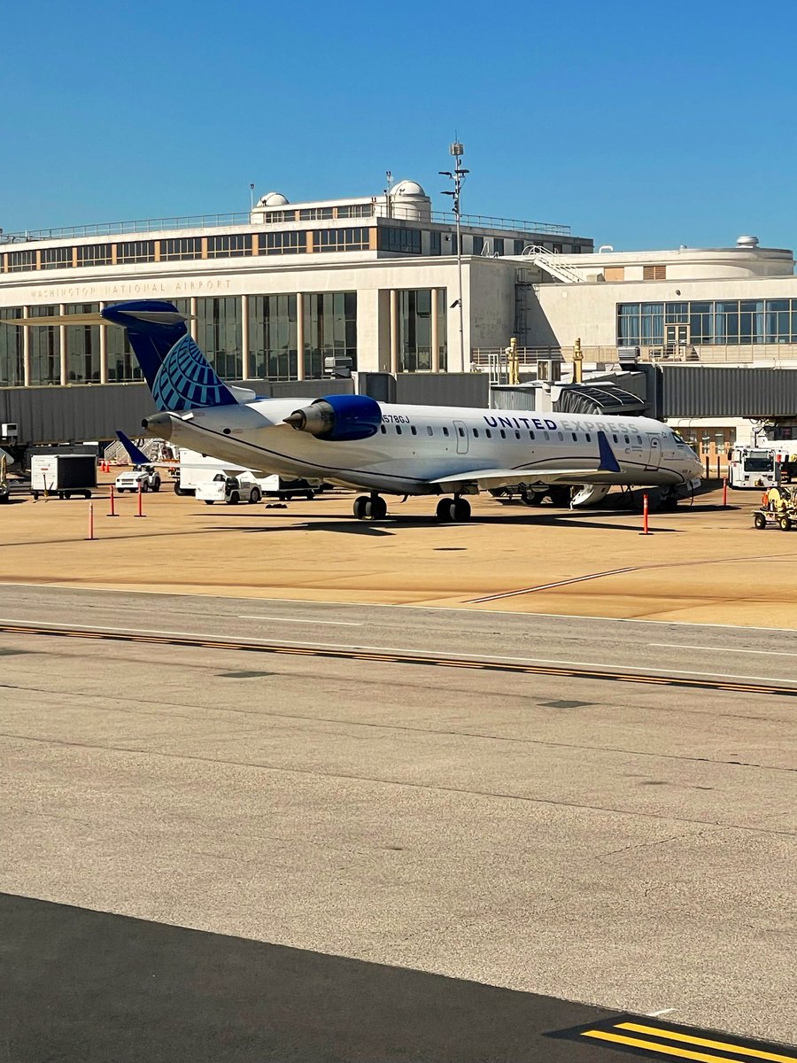 #UnitedExpress - #Bombardier #CRJ-550 - N578GJ - Engines 2 x GE CF34-8C1 - @ Ronald Reagan #Washington National #Airport (#DCA) - may-22