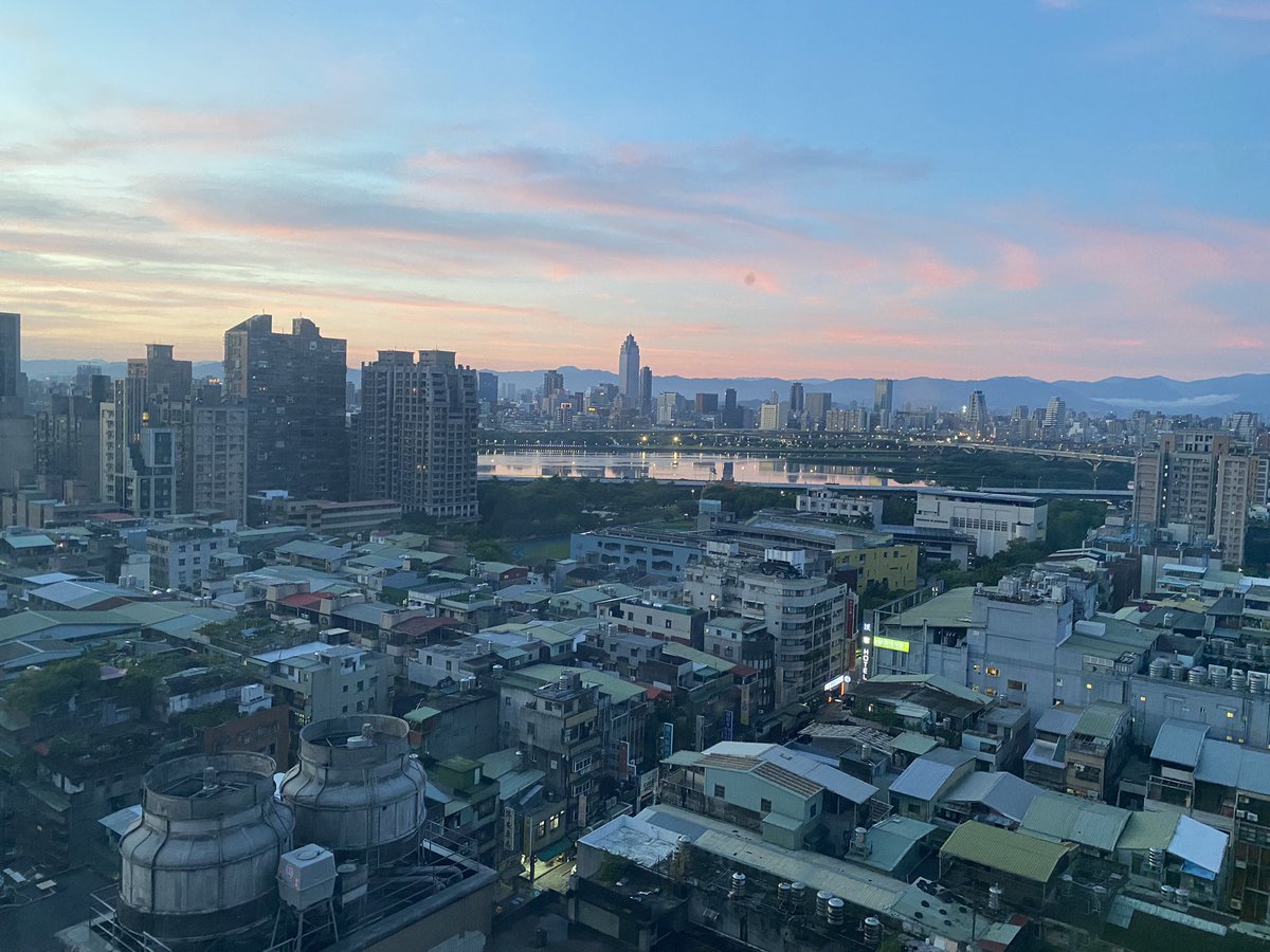 FXyumin's tweet photo. 愛する台湾🇹🇼
またねー

FX歴15年の会長との楽しい旅でした✈️ https://t.co/lJDNTT8caC