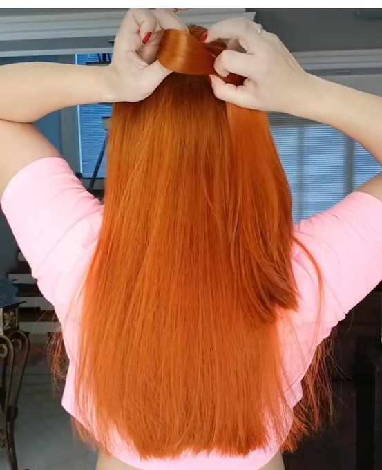 Valeria wants this for her next hair color. https://t.co/L8Y78jiU1i