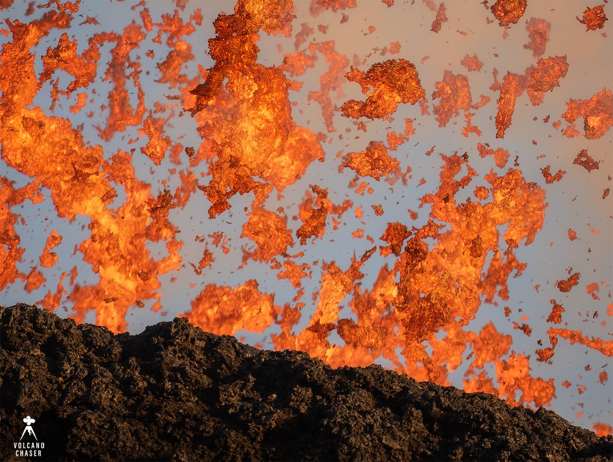 I can spend hours staring at #lava fragments dancing above a crater rim. The way they move, fall, interact with each other, wrap around themselves is just hypnotizing. Just pure abstract volcanic art. © Marco Di Marco • 13.07.2023 #Fagradalsfjall #iceland #eruption #LitliHrutur